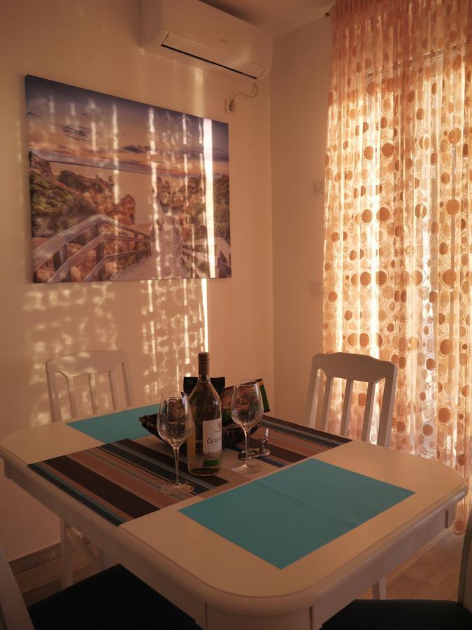 Crystalsky Apartment Dobra Voda Bagian luar foto