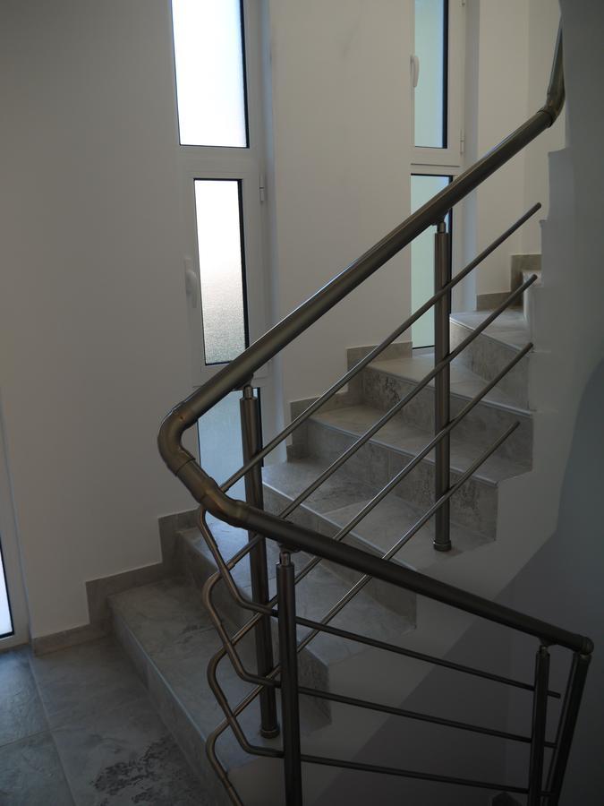 Crystalsky Apartment Dobra Voda Bagian luar foto