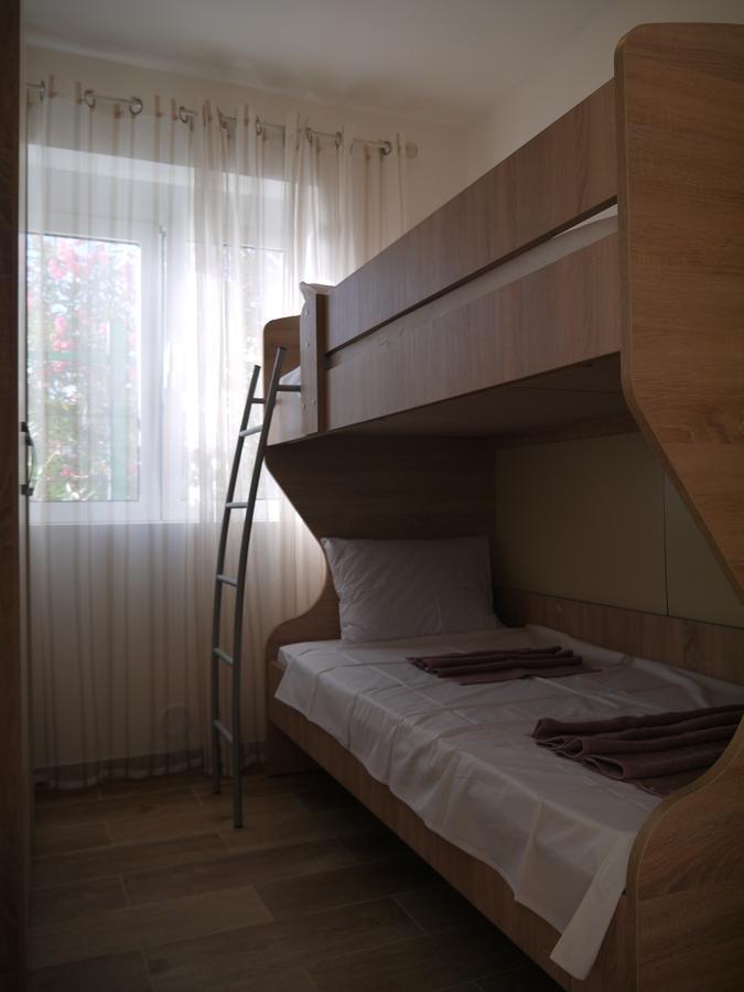 Crystalsky Apartment Dobra Voda Bagian luar foto