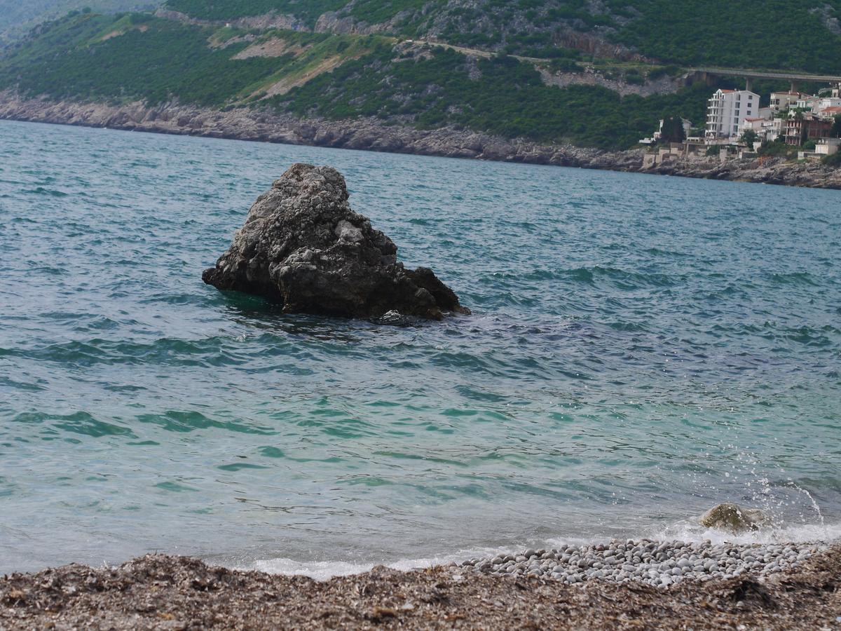 Crystalsky Apartment Dobra Voda Bagian luar foto