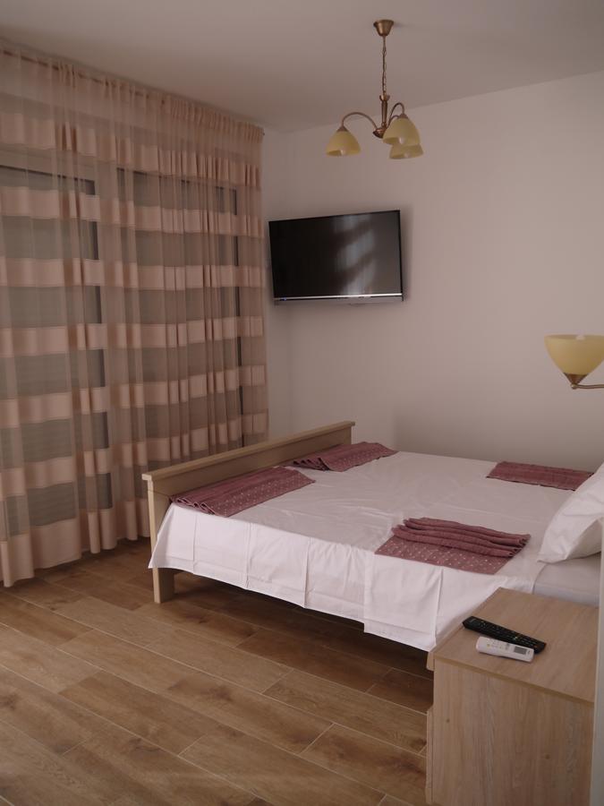 Crystalsky Apartment Dobra Voda Bagian luar foto