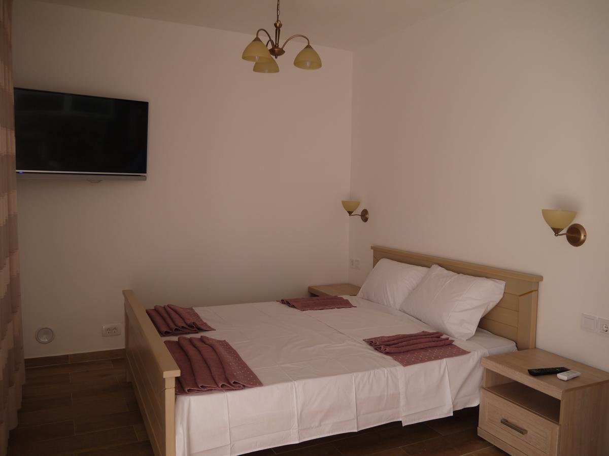 Crystalsky Apartment Dobra Voda Bagian luar foto