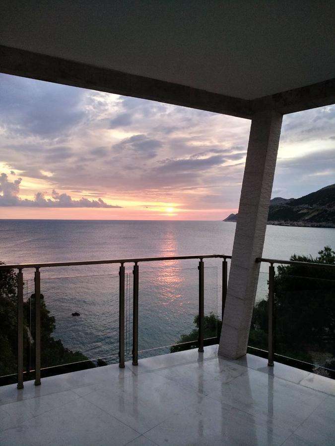 Crystalsky Apartment Dobra Voda Bagian luar foto